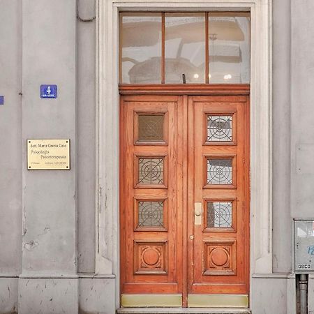 Mihaela Apartment - Charme Near The Station Trieste Exterior photo