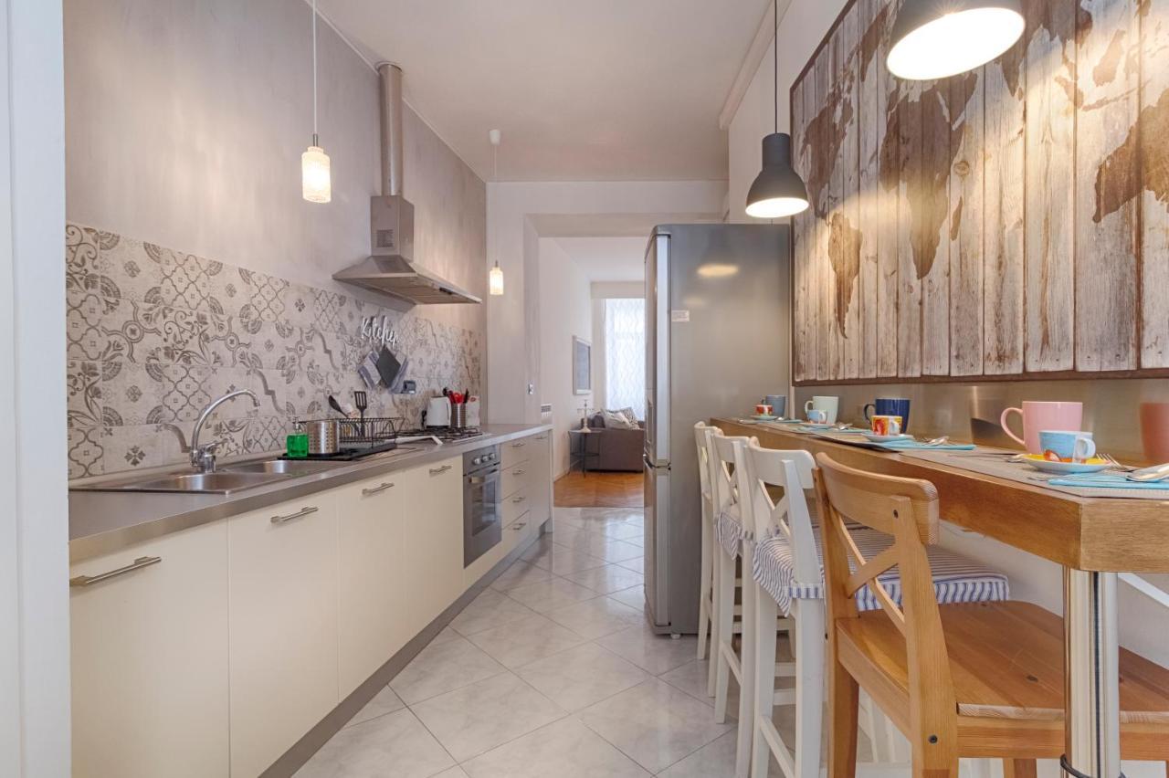 Mihaela Apartment - Charme Near The Station Trieste Exterior photo