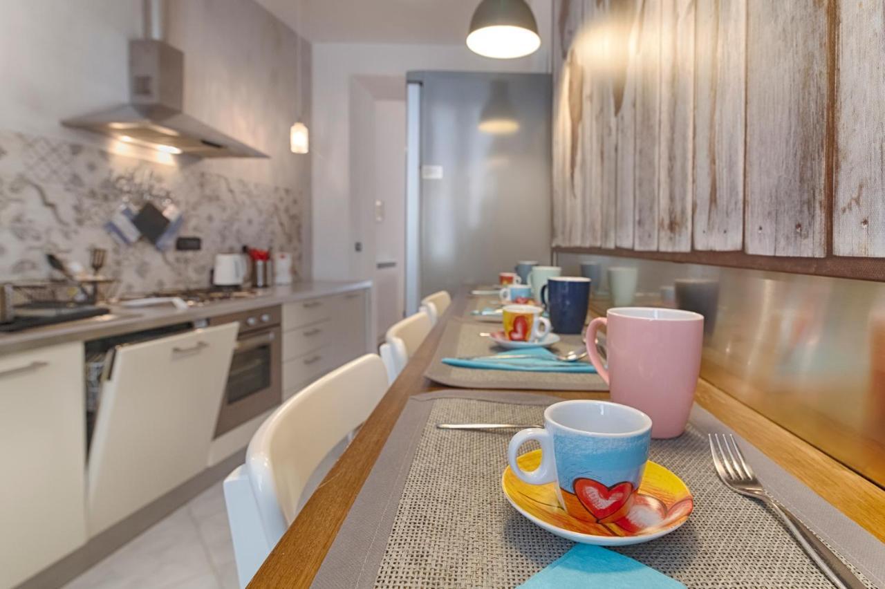 Mihaela Apartment - Charme Near The Station Trieste Exterior photo